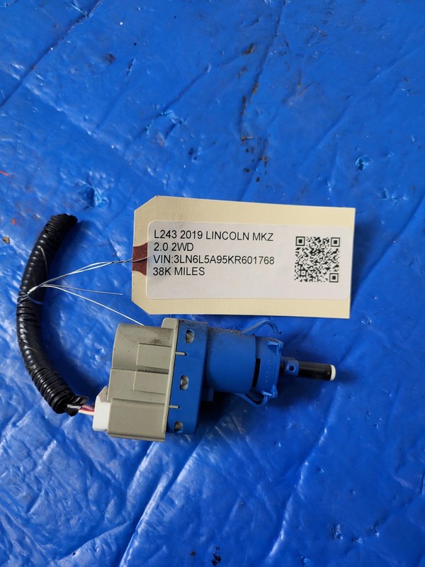 Used Oem Lincoln Brake Pedal Stop Light Switch for Mkz 8T4T-96854-AA 2019