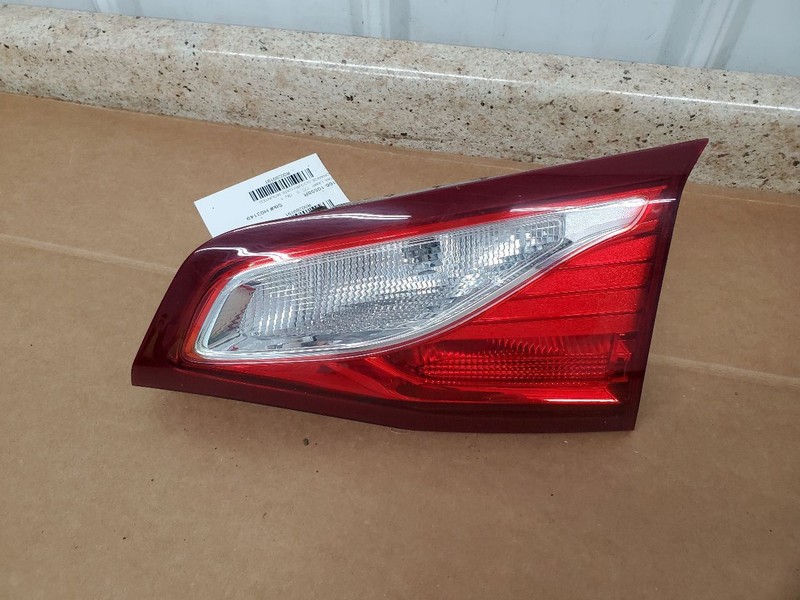 Passenger Tail Light Without LED Lid Mounted Fits 18-19 EQUINOX 289191