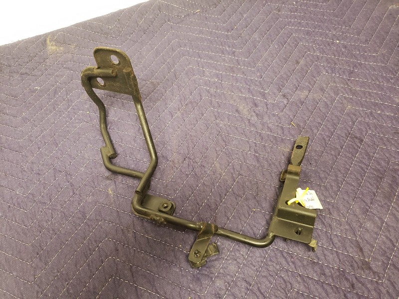 08 09 10 11 12 CHEVY MALIBU Battery Tray Support Bracket 25820740 OEM