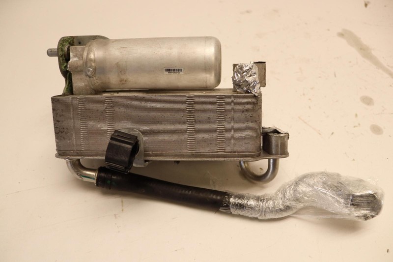 2018-2019 BMW X3 G01 A/C AIR CONDITIONING CONDENSER WATER COOLED W/ DRIER OEM