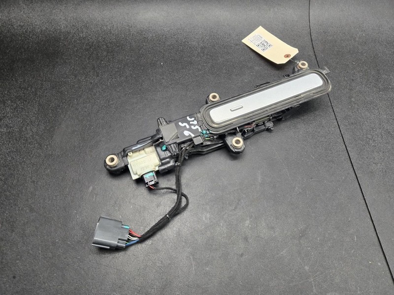 Rear Left Door Outside Handle 2018 Range Rover Velar J8A2-26601-AC 2019 - 2022