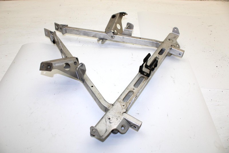 2005 Ski-doo Gsx 550f Oem Upper Cross Member 518324739 SS115