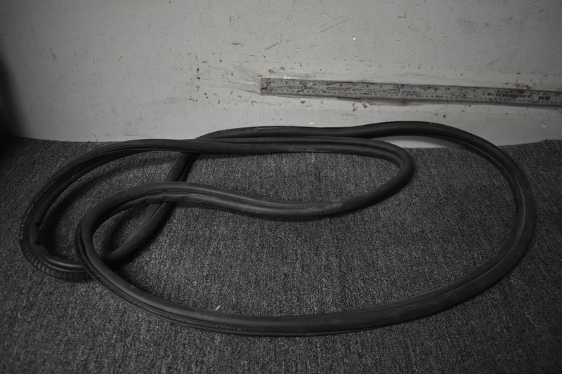 BMW 7 SERIES DOOR SEAL FACTORY OEM