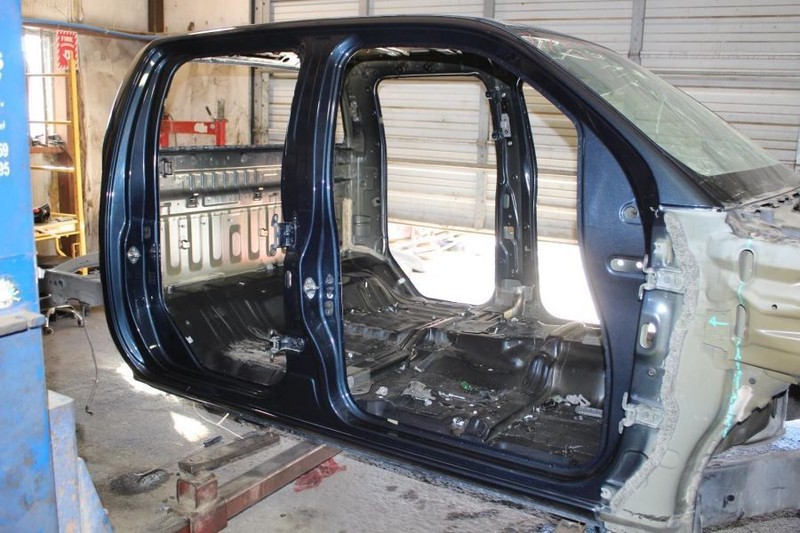 2016-2019 Nissan Frontier 4.0L Passenger Right Side Rocker Center Pillar Cut