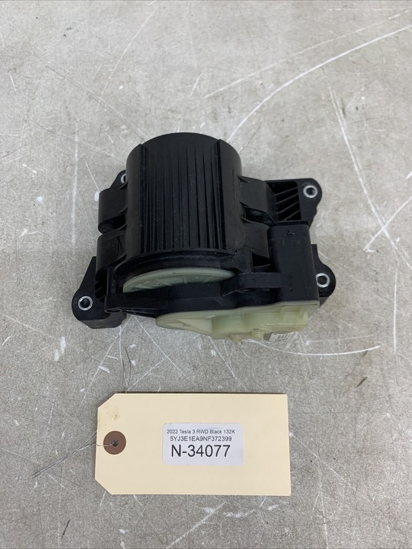TESLA MODEL Y SUPERMANIFOLD OCTOVALVE PART 1506859–00-E 34077 B146