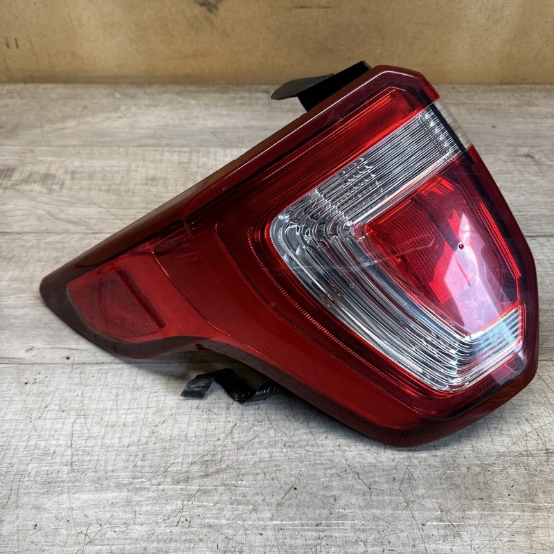 FB5313B505 I 2016 - 18 Ford Explorer Left Outer Taillight Police Wig Wag LR LH