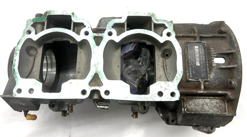Ski-doo MXZ 500 Crankcase 420888763 2000-2003