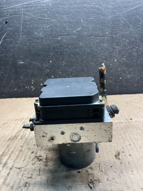 2005 - 2009 Land Rover LR3 ABS Anti Lock Brake Pump Module t7538 DG