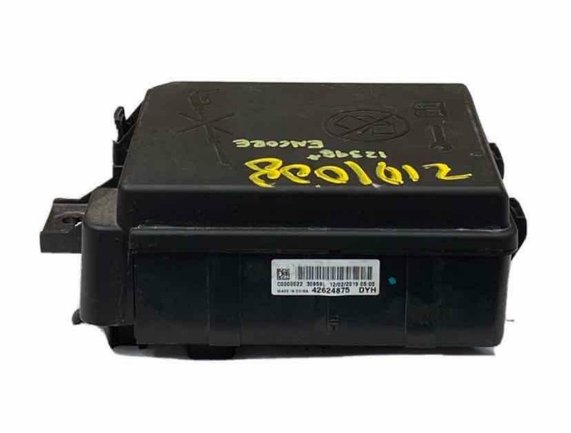2018 2019 BUICK ENCORE ENGINE FUSE BOX ASSY OEM 42624875