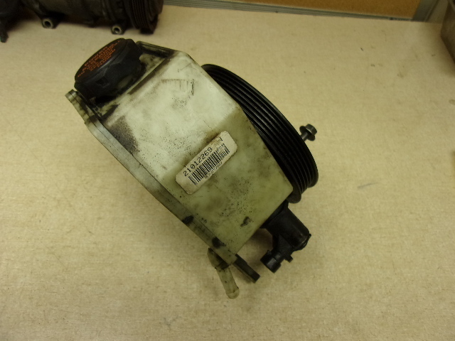 1997 Saturn Power Steering Pump with Pulley & Reservoir 21012269 21006964