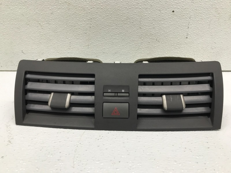 07-11 TOYOTA CAMRY CENTER AIR VENT TRIM BEZEL W/HAZARD SWITCH OEM 84332-06100-B1