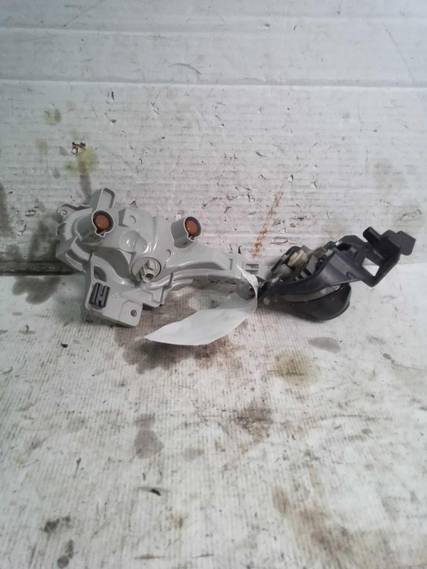 2017-2018 MAZDA 3 Right Turn Signal Light Assembly Grey OEM Used 684365