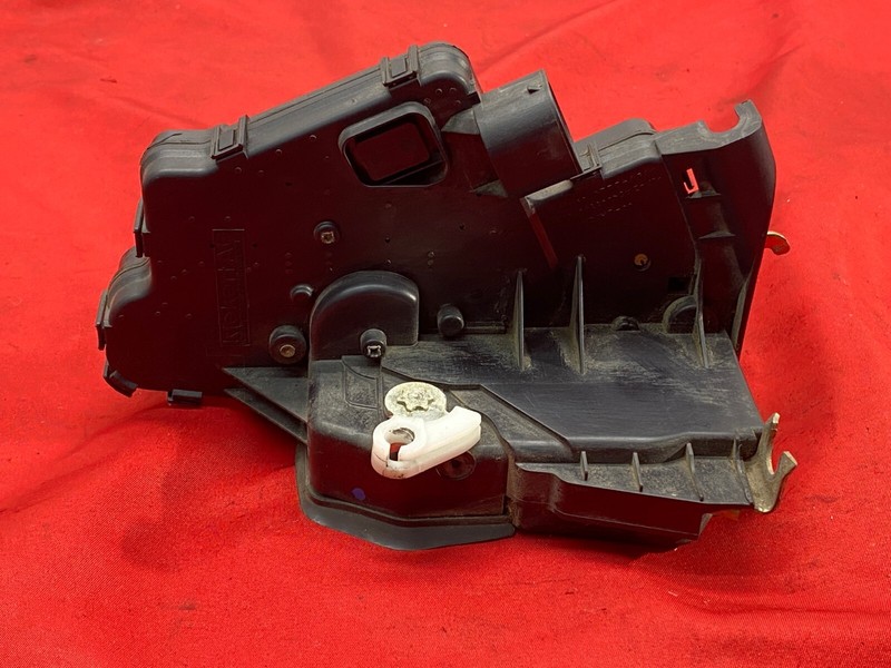 01-05 BMW E46 3 Series Sedan Front Right Passenger Lock Latch Actuator Motor OEM