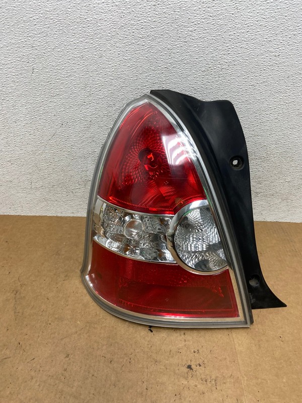 2007-2011 Hyundai Accent Hatchback Left Driver LH Side Tail Light Oem AE3197 LK