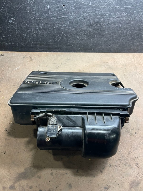 2007-2009 Suzuki SX4 2.0 Air Cleaner Intake Filter Box w/ MAF Sensor L4169 DG