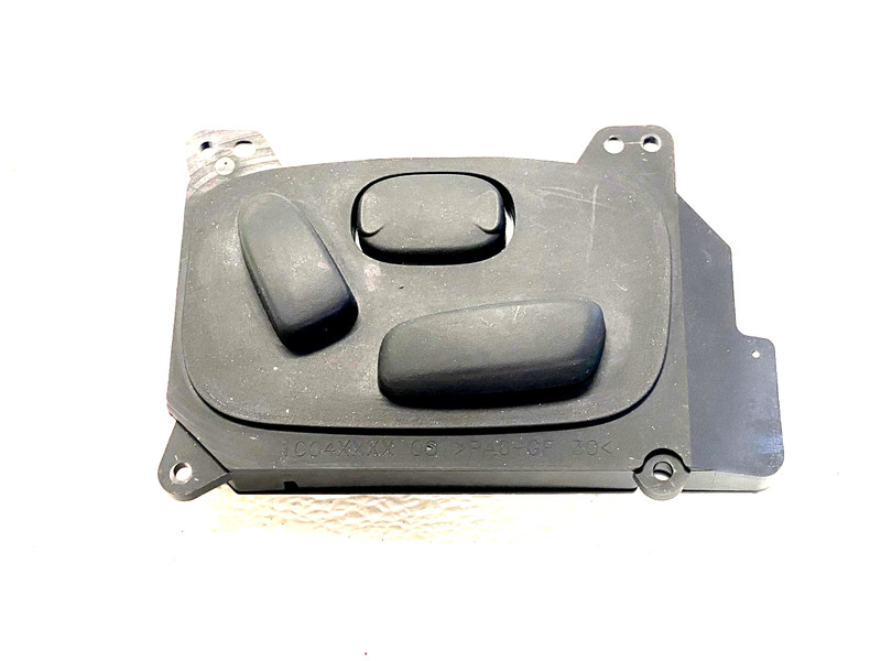 2012-2014 RANGE ROVER EVOQUE FRONT RIGHT SEAT POWER SWITCH OEM #A0.27