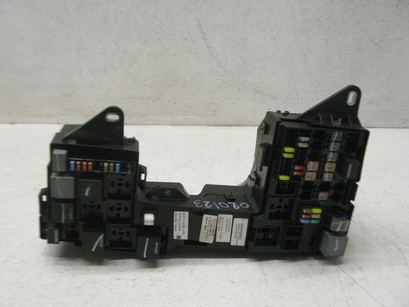 10-11 JAGUAR X250 XF XFR UNDERHOOD FUSE BOX RELAY JUNCTION OEM 020123