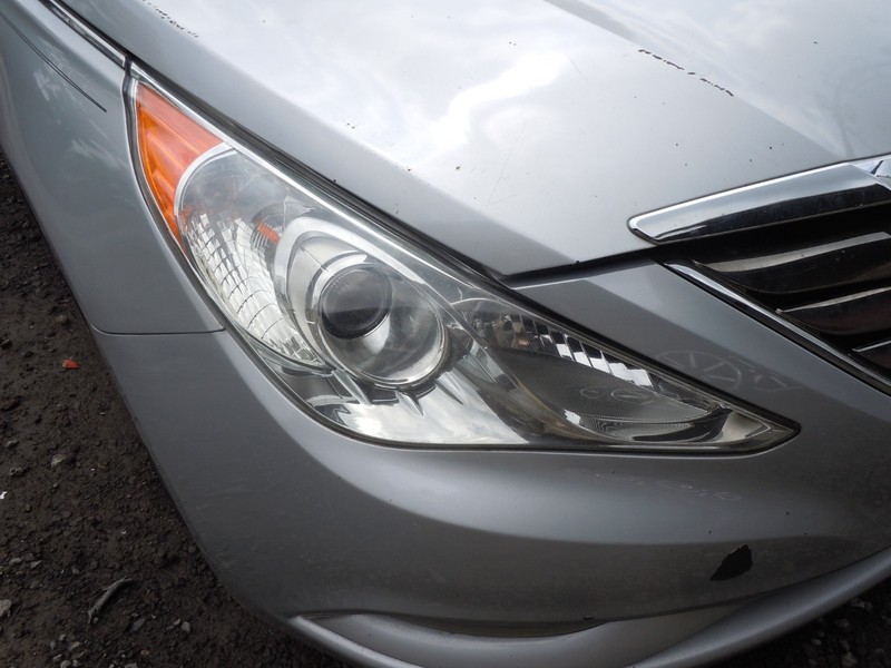 2011-2014 Hyundai Sonata Limited SE Halogen Headlight Passenger Right RH