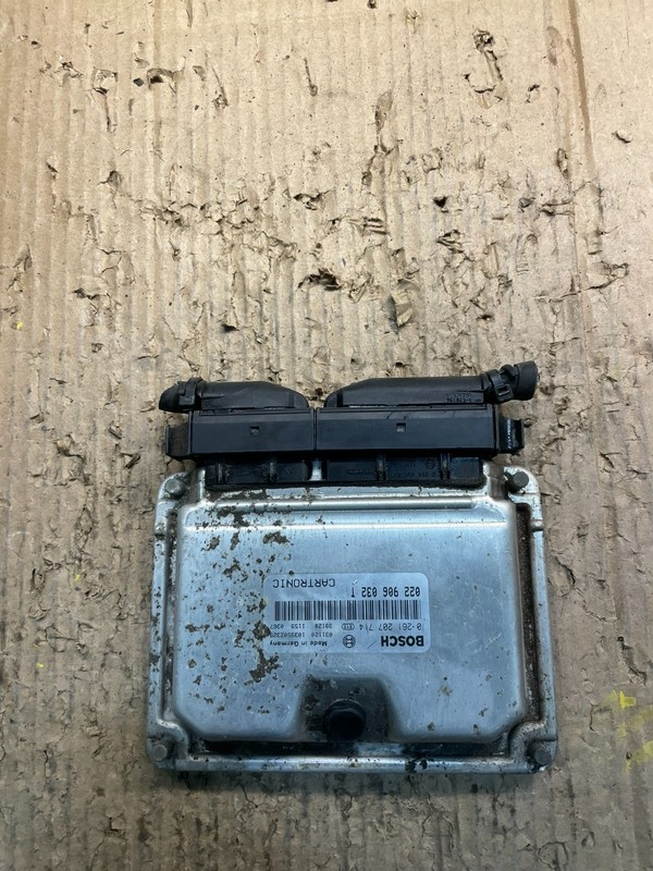 2003 to 2006 Porsche Cayenne 4.5L V8 Engine Computer ECM 022906032t x4261 DG