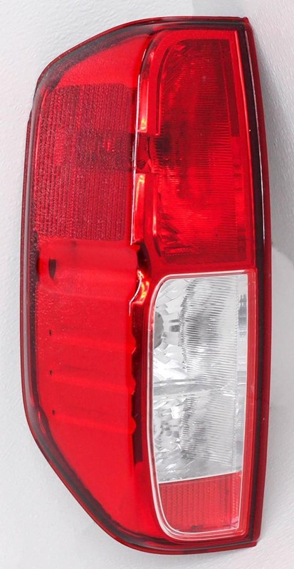 OEM Nissan Suzuki Frontier Equator Left Driver Side Halogen Tail Lamp Lens Chips