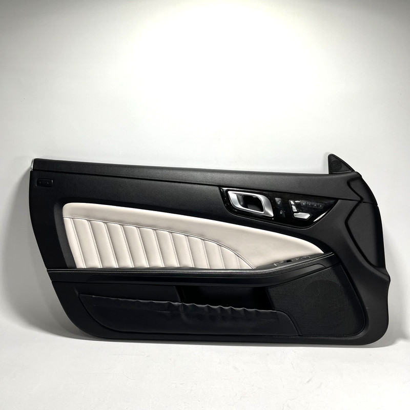📌 2017 - 2020 MERCEDES SLC300 R172 FRONT LEFT DOOR TRIM COVER PANEL OEM