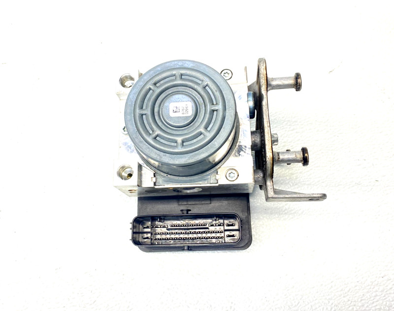 15-18 MERCEDES C300 W205 ABS ANTI LOCK BRAKE PUMP MODULE OEM A0.49