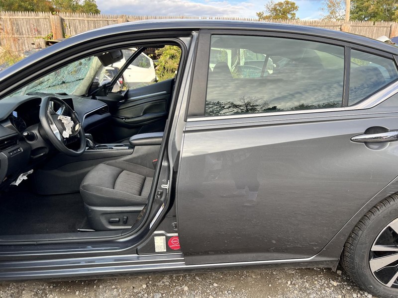 2019-2024 NISSAN ALTIMA LEFT ROCKER W/POST GRAY PC:KAD 2.5L AT FWD 63K SV 59226