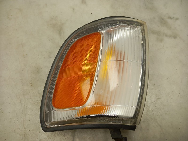 96 97 98 TOYOTA 4 RUNNER DRIVER LEFT CORNER LIGHT TURN SIGNAL