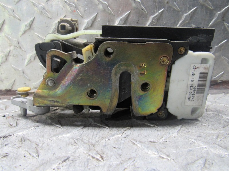 2001 CHEVROLET SUBURBAN 1500 LEFT DRIVER REAR DOOR LATCH LOCK ACTUATOR 16639869