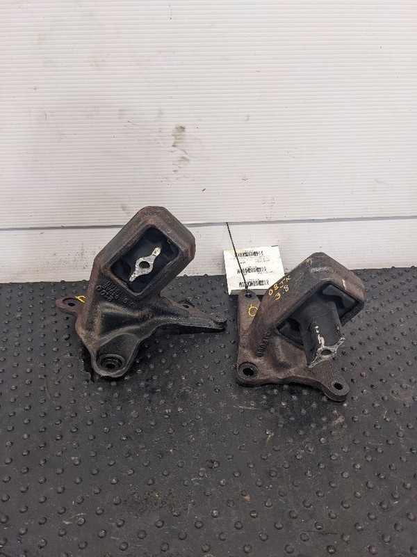 2007-2011 Jeep Wrangler Jk 3.8L Engine Mounts Left Right Set OEM1186021