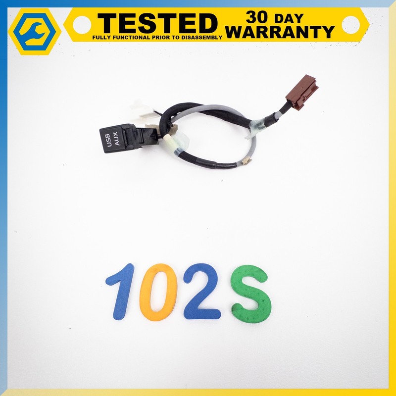 10-13 Lexus IS250 IS350 USB PORT AUX INPUT SOCKET W/ CABLE OEM