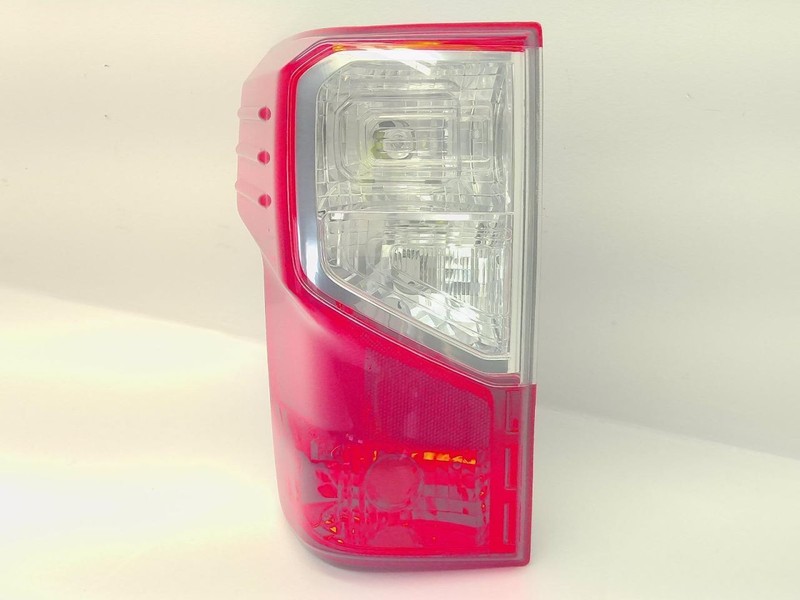 17-19 Nissan TITAN Platinum Reserve Driver Left Rear Tail Light Assembly
