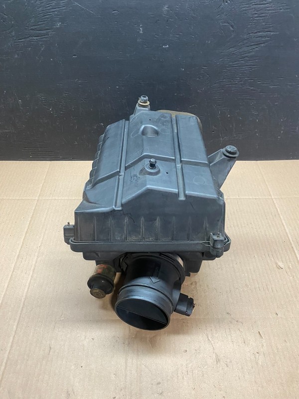 2008 Chevrolet Avalanche 1500 Air Cleaner 5.3L OEM 15908905 E3781