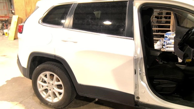 Passenger Right Rear Side Door Fits 14-23 CHEROKEE 3637119
