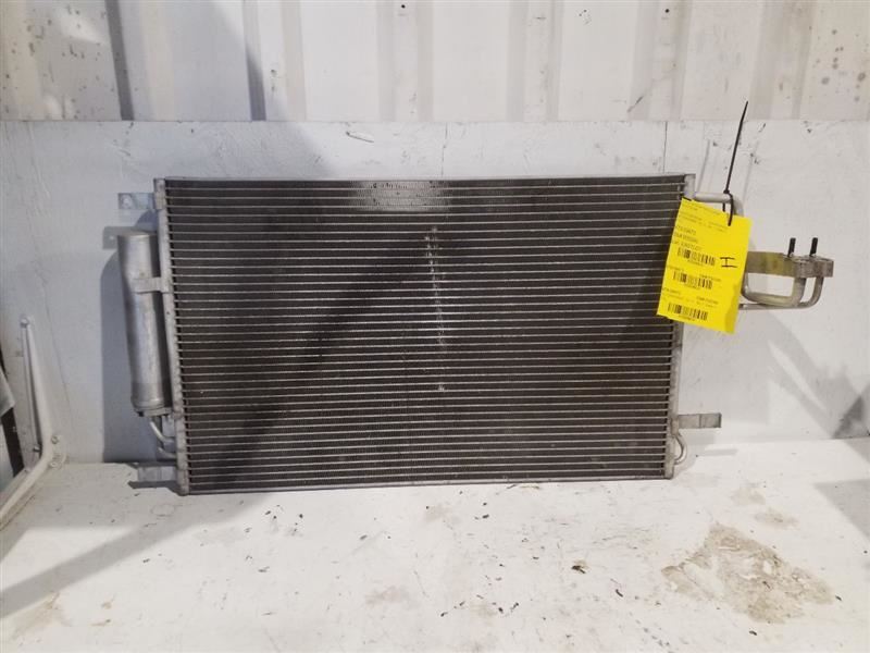 AC Condenser 4 Cylinder Fits 05-10 SPORTAGE 3096924