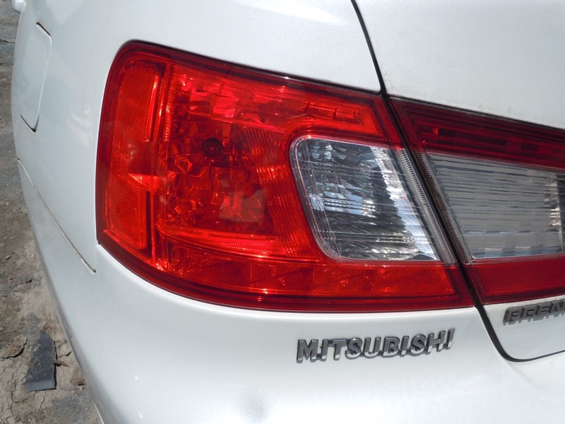 2009-2012 Mitsubishi Galant Quarter Panel Mounted Tail Light Driver Left LH OEM