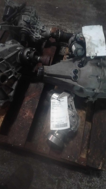 2018 INFINITI QX30 Transfer Case Assembly OEM 4WD 43000 Miles Black 33100HG00B