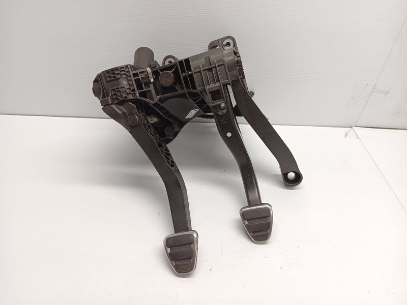 13-16 Porsche 911 991 Manual Clutch Pedal 99142300911