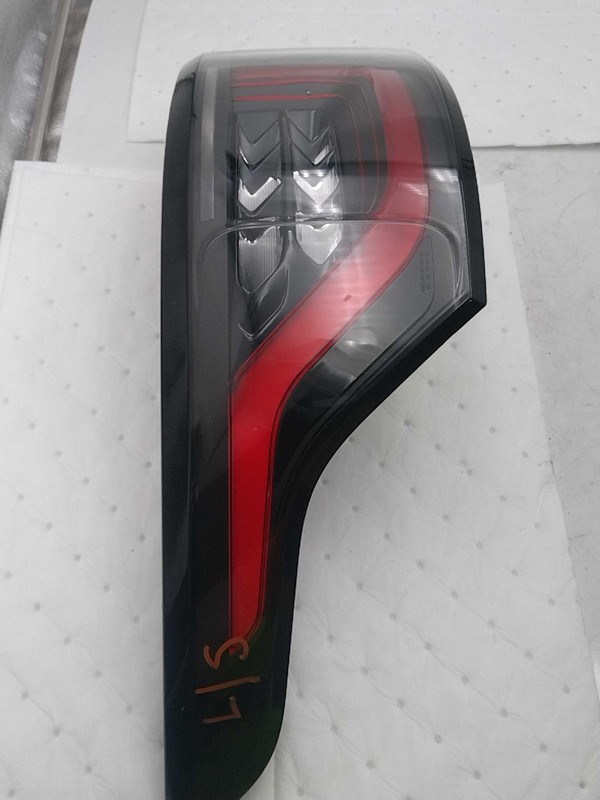 Used Left Tail Light Assembly fits: 2015 Land rover Range rover sport quarter mo
