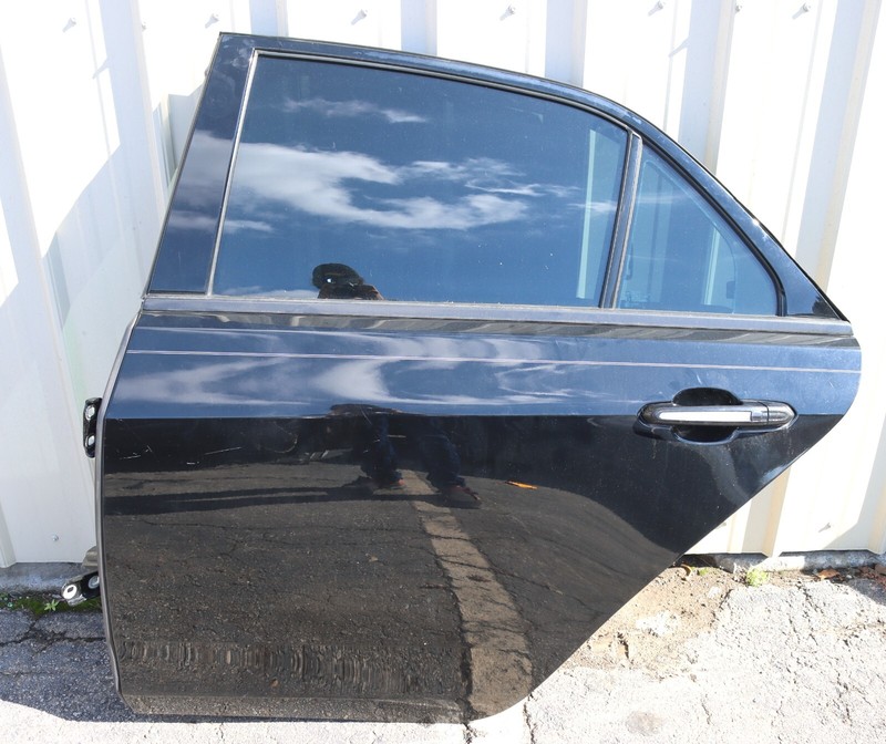 2016-2019 Cadillac CTS-V/CTS Rear Driver Side Door Assembly OEM GM USED 2755114