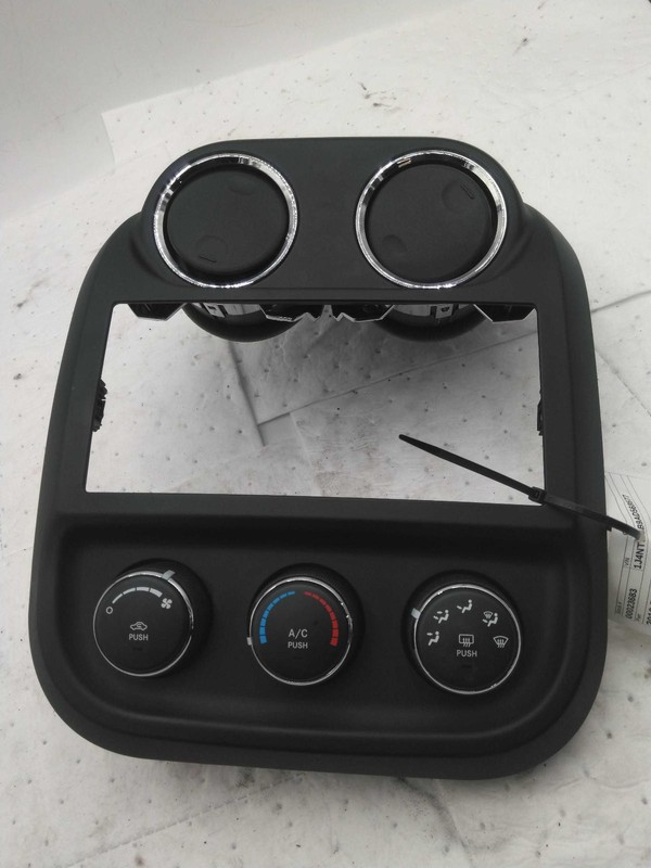Used A/C Selector Switch fits: 2010 Jeep Patriot w/AC w/o automatic temperature