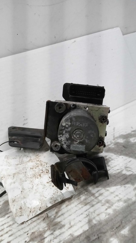 2011 KIA SORENTO ABS Pump & Motor Assembly OEM 589101U860 195K Miles