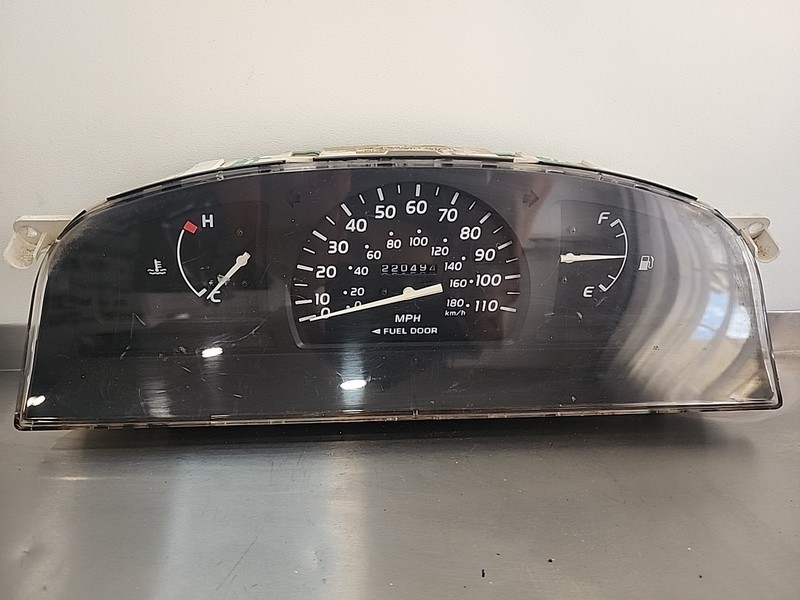 01-04 Toyota Tacoma Speedometer Cluster Gauge w/o TACH 220,494 Miles 2 7L OE AT