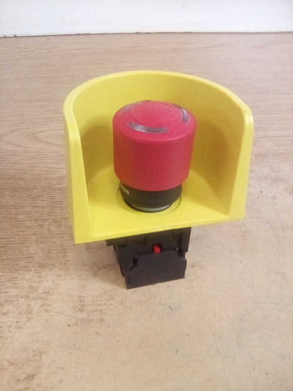 Siemens 3SU1 G/211022 Emergency Stop Button
