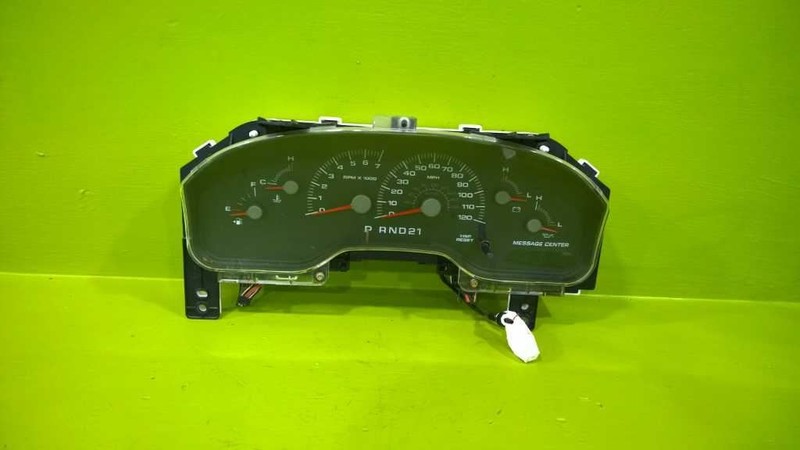 03 FORD EXPEDITION SPEEDOMETER CLUSTER 273K MILES OEM 3227-1
