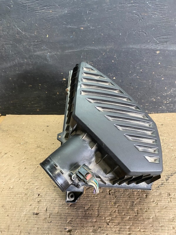 2018 to 2024 Buick Enclave Air Cleaner Filter Box Housing OEM S3563 DG