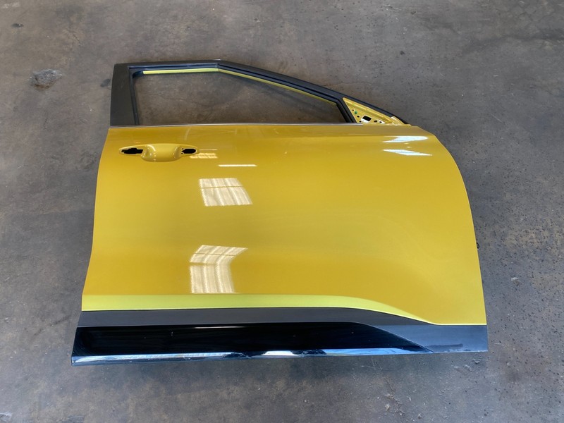 21-23 KIA SELTOS FRONT RIGHT PASSENGER SIDE DOOR SHELL PANEL YELLOW OEM #A0.22