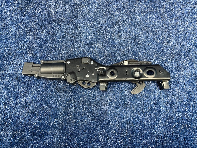 2016–2019 Buick Cascada Convertible Top Stowage Compartment Latch OEM 13369973
