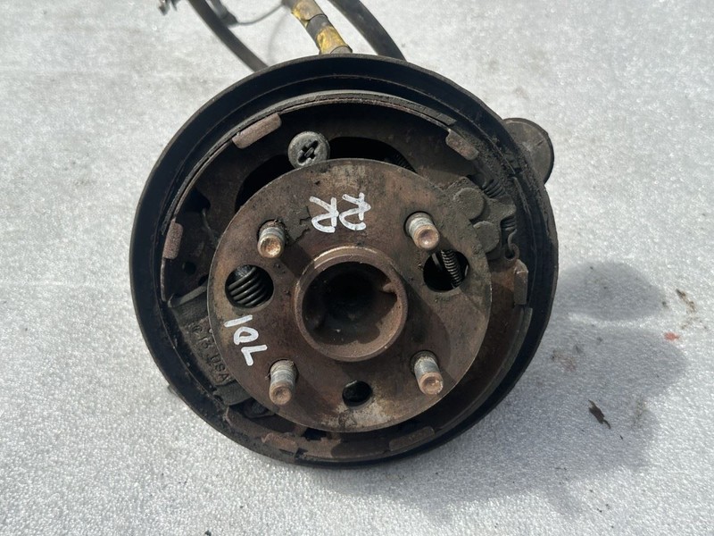 1986 1987 TOYOTA CELICA ST GT RIGHT PASSENGER REAR KNUCKLE SPINDLE HUB