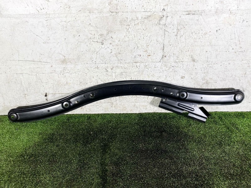 12-18 FORD FOCUS FRONT SUSPENSION SUBFRAME SUB FRAME SUPPORT BRACKET OEM